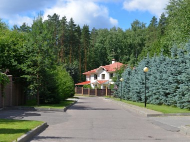 Коттеджные поселки в Горки-2  на Рублево-Успенском шоссе . Элитная недвижимость в Горки-2 в Московской области - Изумрудный век - 18250