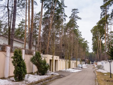 Коттеджный поселок Лайково-2 по Рублево-Успенскому шоссе в 16 км от Москвы. Элитная недвижимость в КП Лайково-2 в Подмосковье - Дипломат КИЗ (Горки 2) - 70