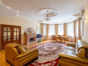 Аренда дома Усово-плюс 650 м² Рублево-Успенское шоссе - Гостиная, холл - foto_lr1