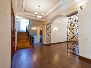 Аренда дома Немчиновка 700 м² Можайское шоссе - Гостиная, холл - foto_lr2