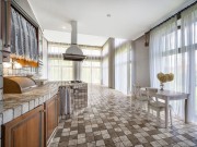 Продажа дома Усадьба Бергов 478 м² Киевское шоссе - Гостиная, холл - foto_lr2