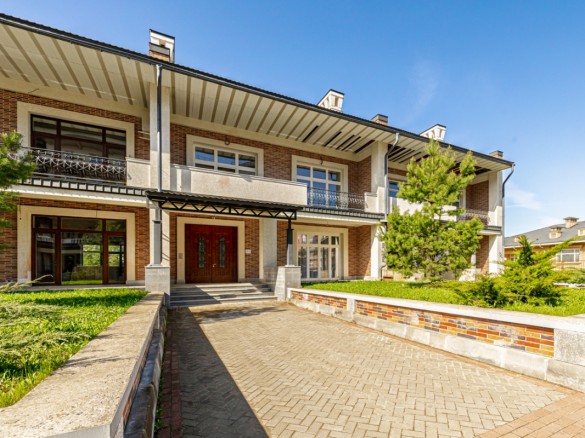 Продажа дома Азарово (Лесное Лапино) 354 м² Рублево-Успенское шоссе - Фасад - foto_fs